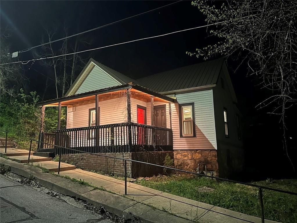 107 E Kansas Street — photo 5