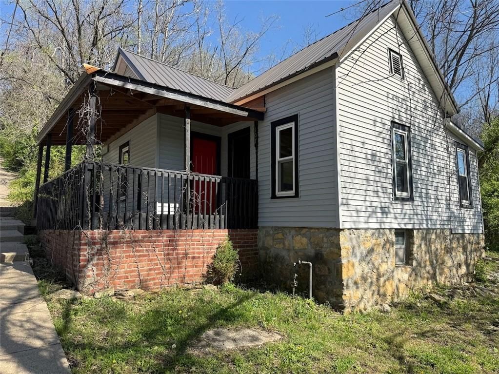 107 E Kansas Street — photo 6