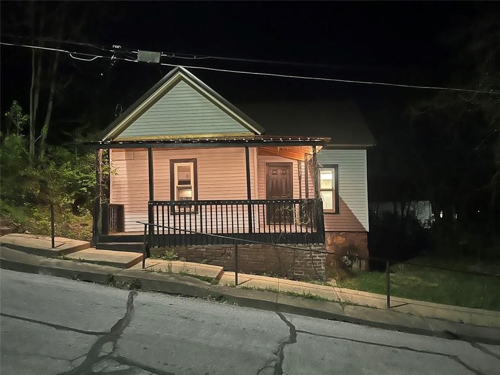 107 E Kansas Street — photo 7