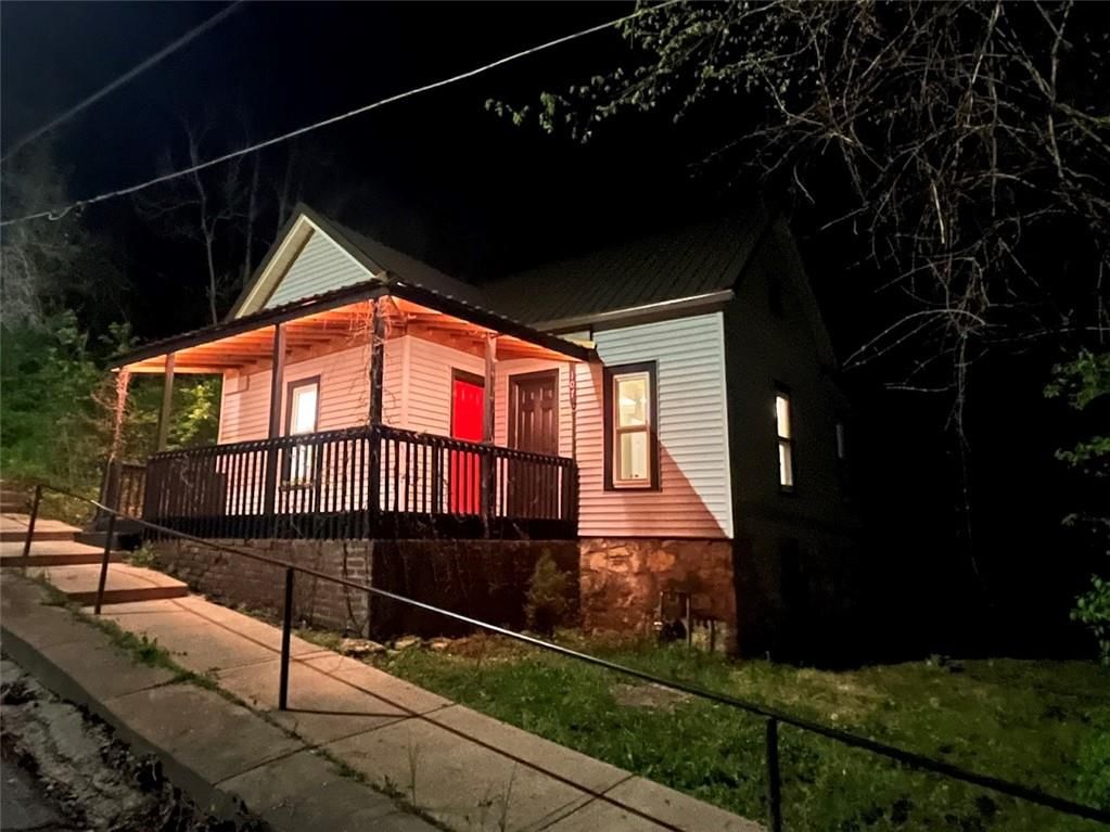 107 E Kansas Street — photo 10