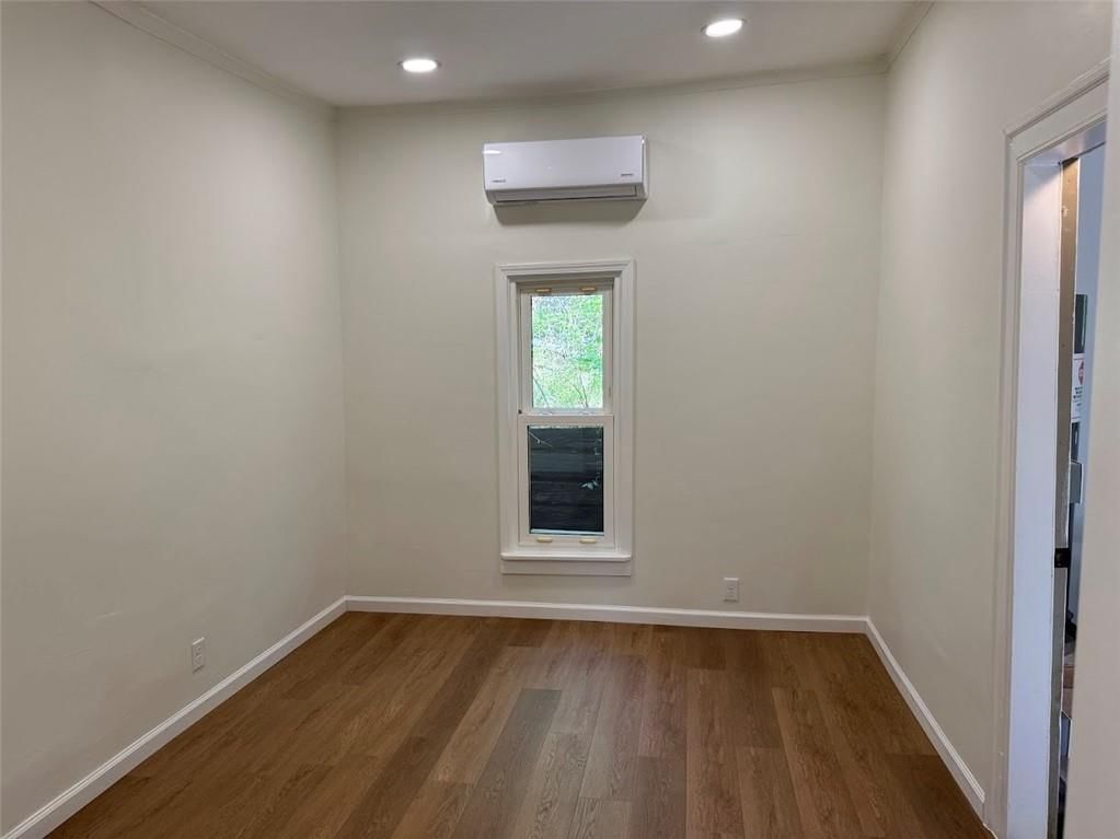 107 E Kansas Street — photo 19