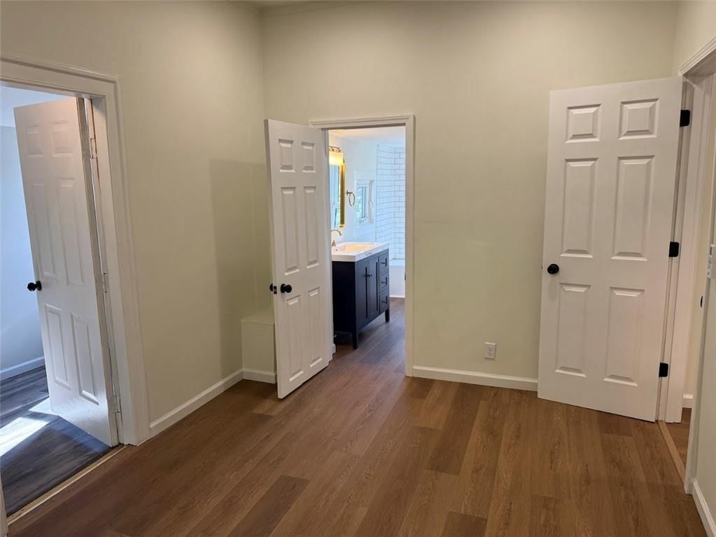107 E Kansas Street — photo 20