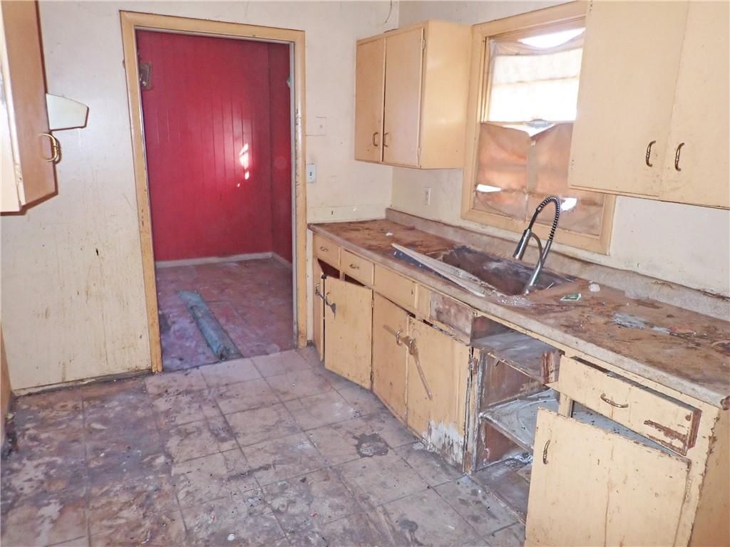 2838 Myrtle Avenue — photo 7