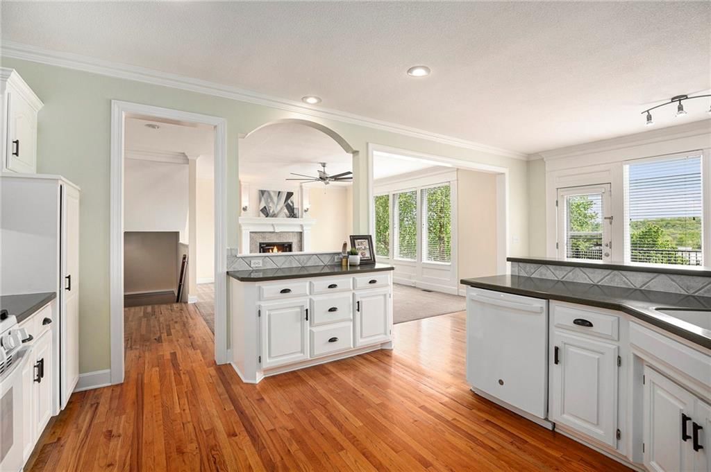 5113 W 163rd Street — photo 13