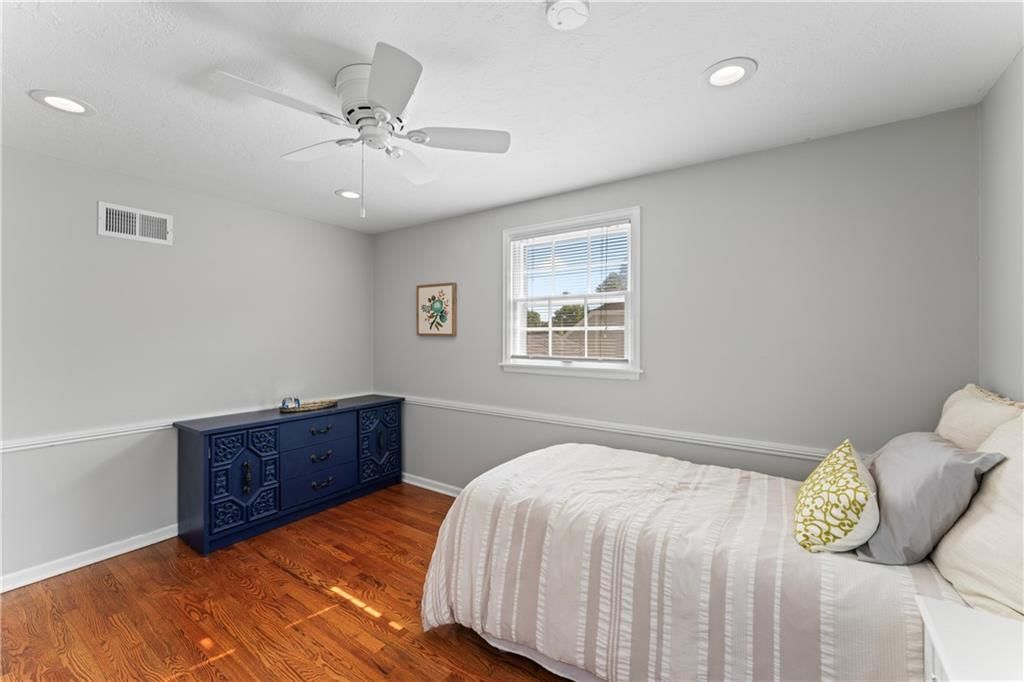 7616 W 97th Street — photo 24