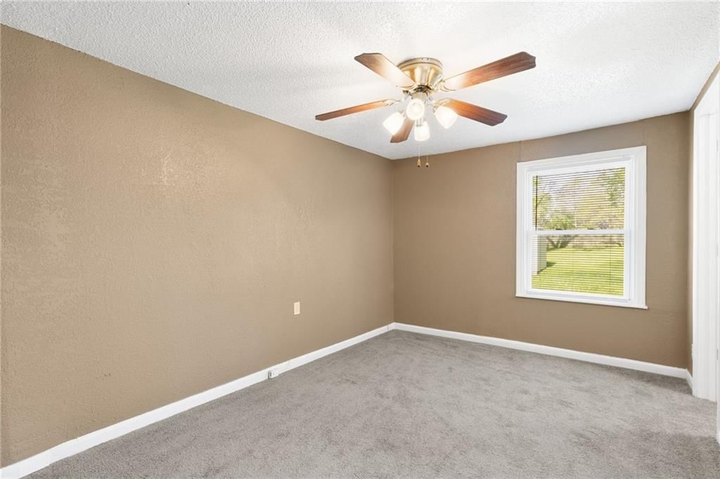 13710 Winchester Avenue — photo 11