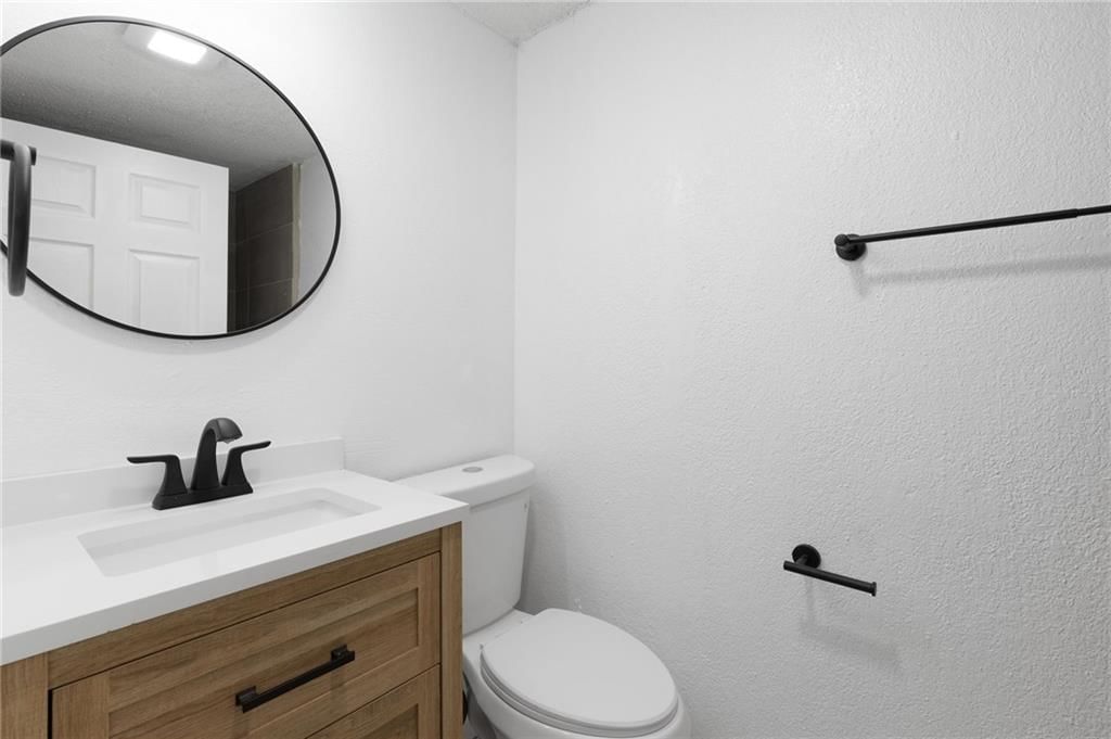 13710 Winchester Avenue — photo 12