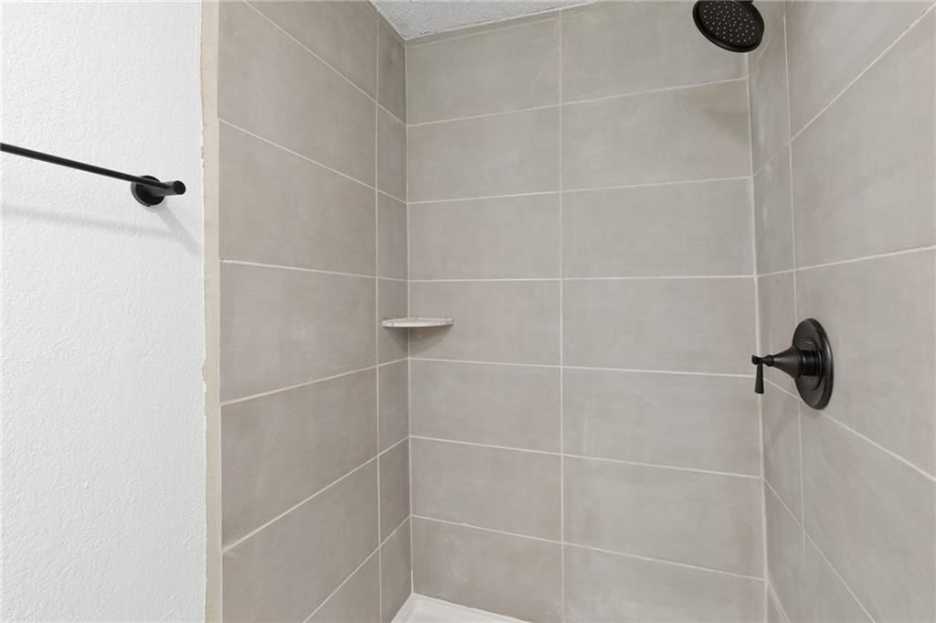 13710 Winchester Avenue — photo 13