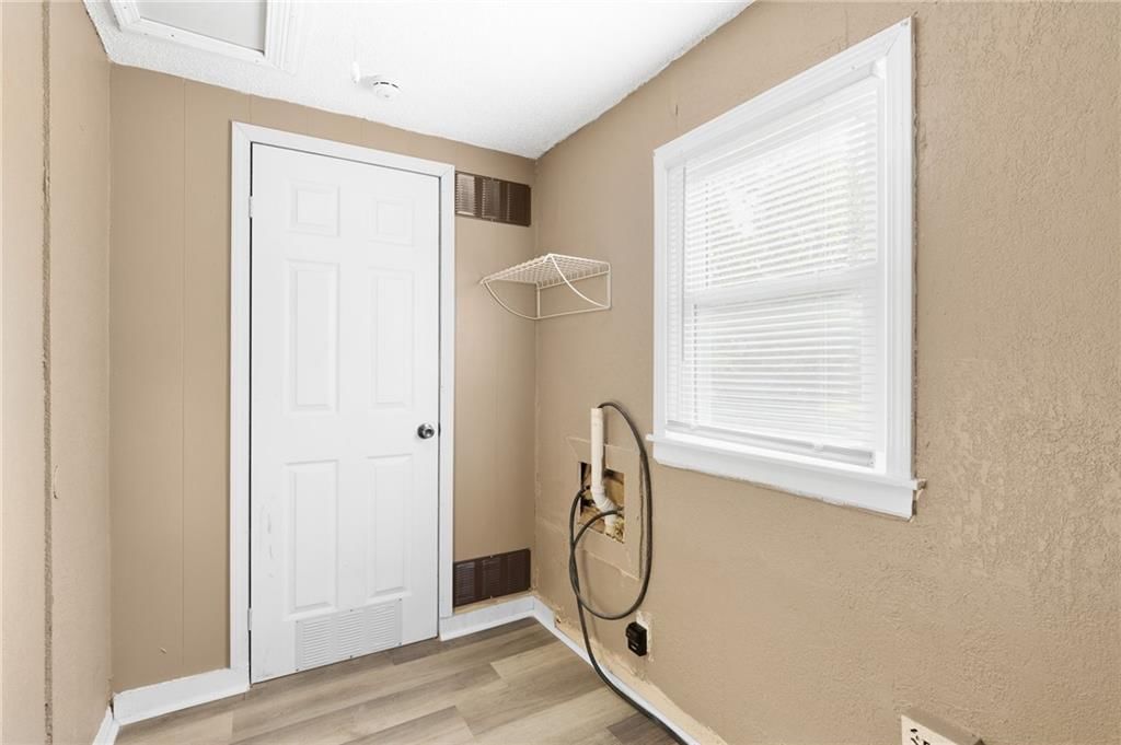 13710 Winchester Avenue — photo 14