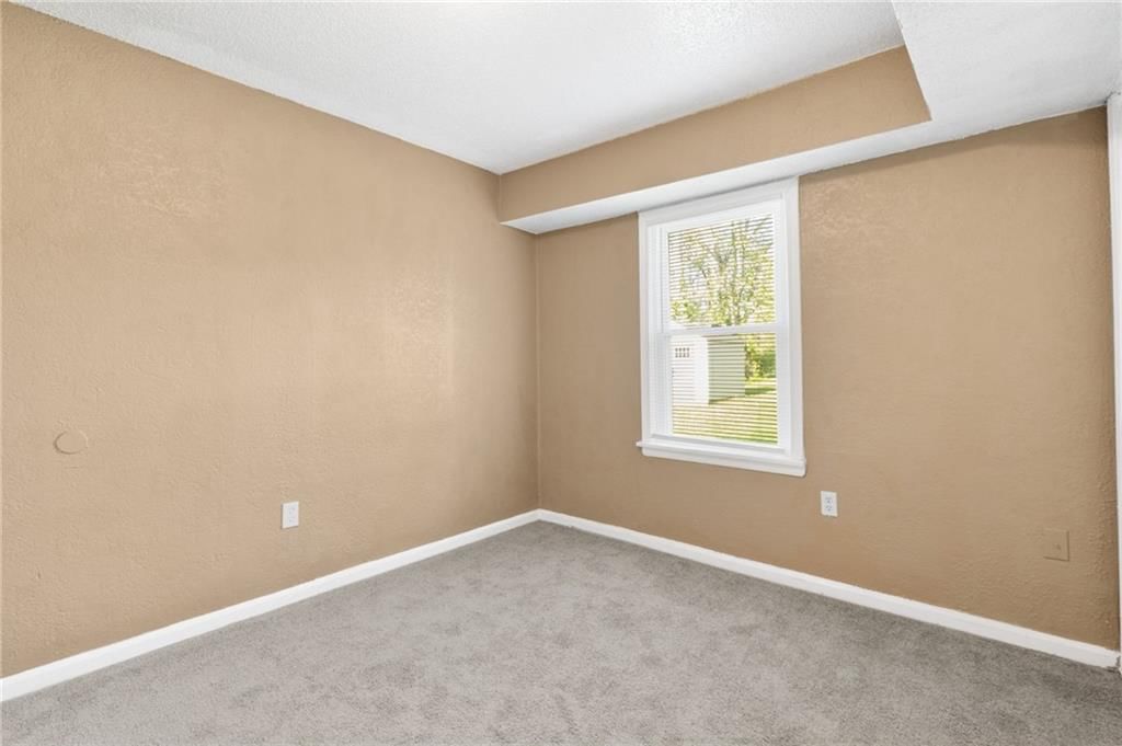 13710 Winchester Avenue — photo 16