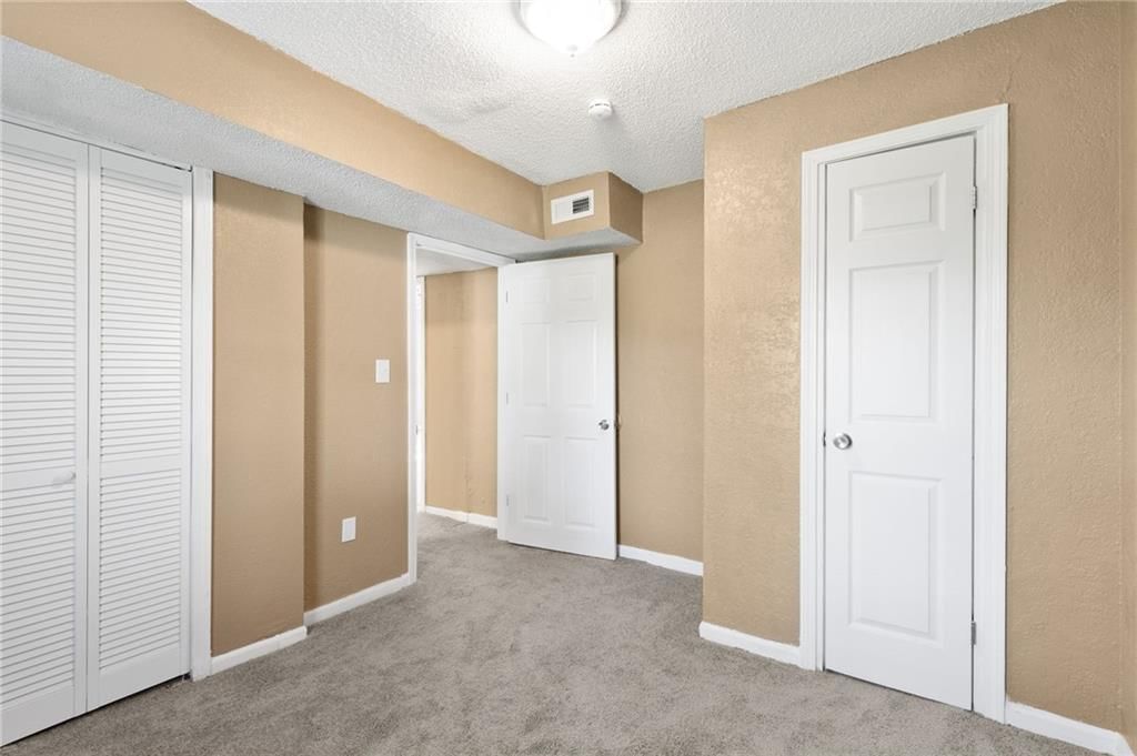 13710 Winchester Avenue — photo 17
