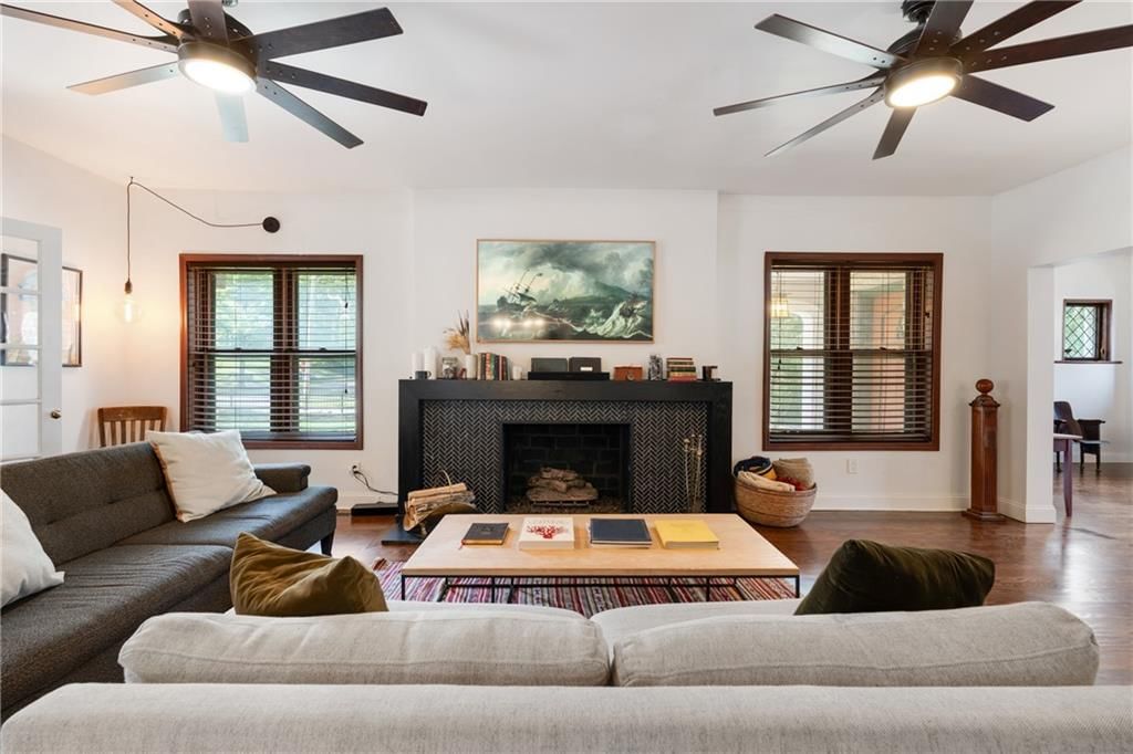 420 E 37th Street — photo 13