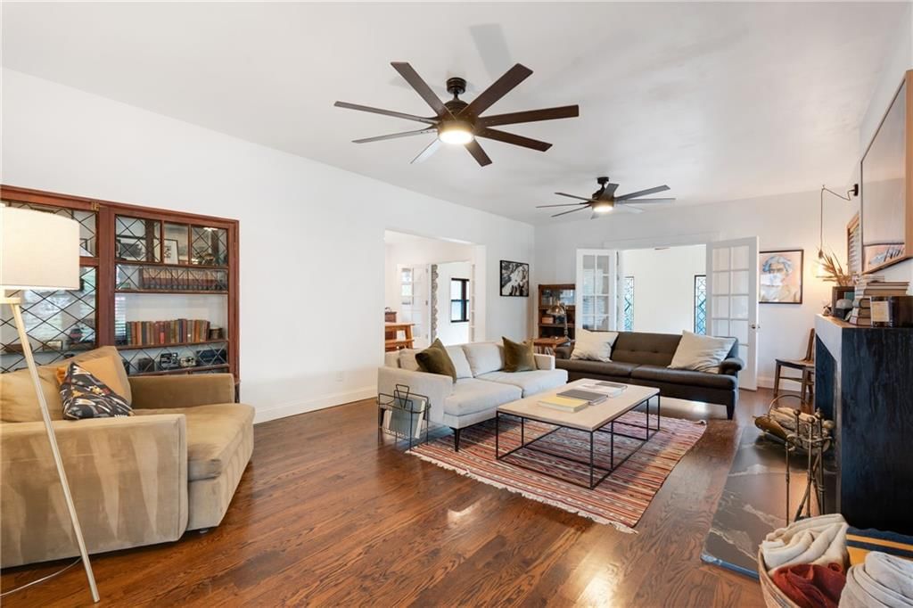 420 E 37th Street — photo 14