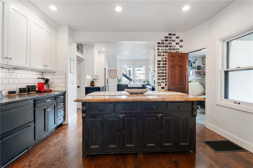 420 E 37th Street — photo 21