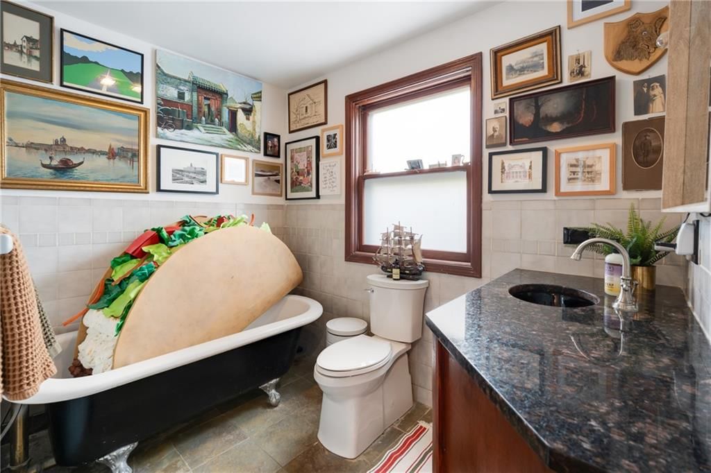 420 E 37th Street — photo 22