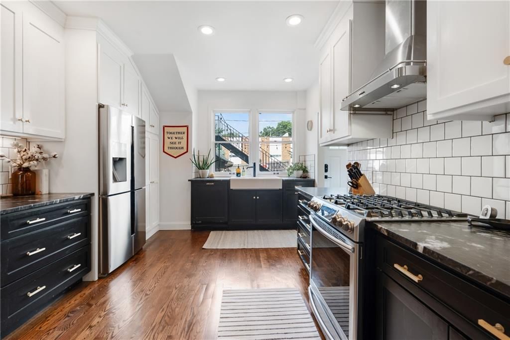 420 E 37th Street — photo 24