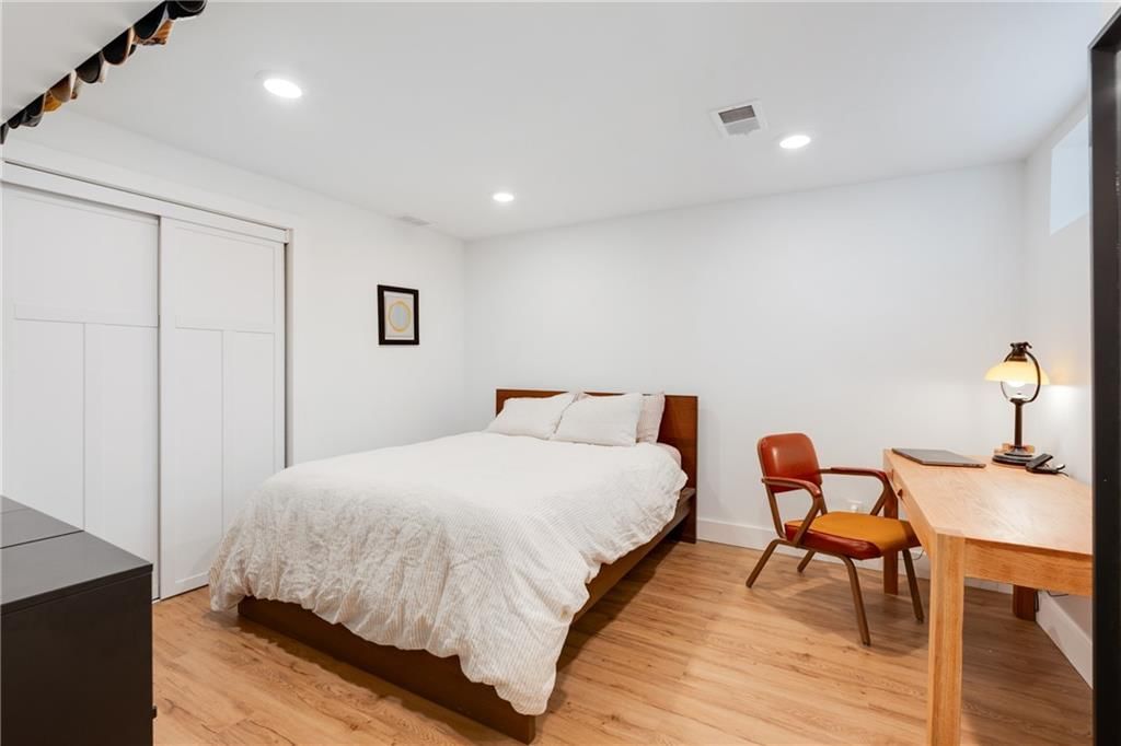420 E 37th Street — photo 36