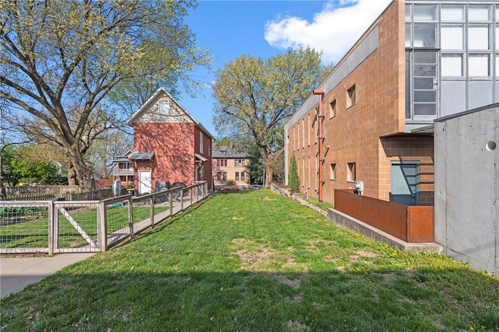 1613 Madison Street — photo 33