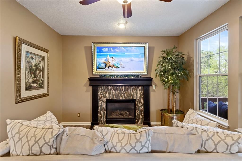 8553 N Gower Avenue — photo 7