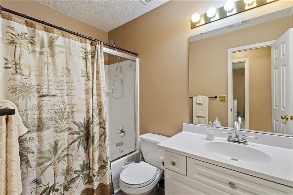 8553 N Gower Avenue — photo 32
