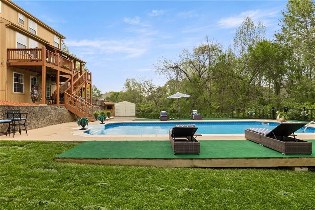 8553 N Gower Avenue — photo 41