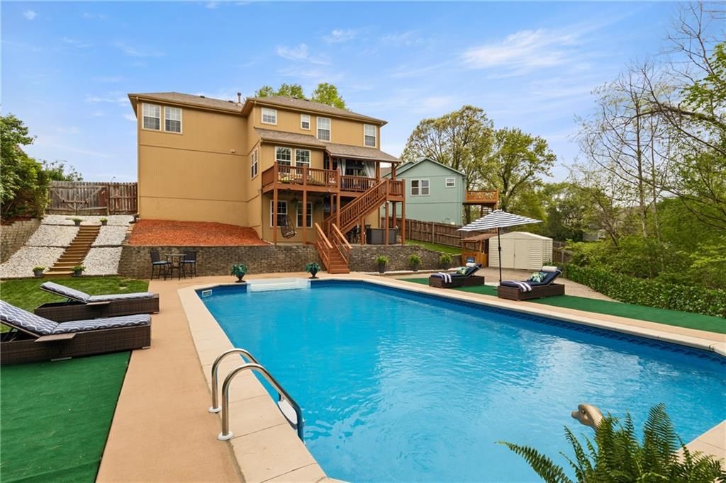 8553 N Gower Avenue — photo 42