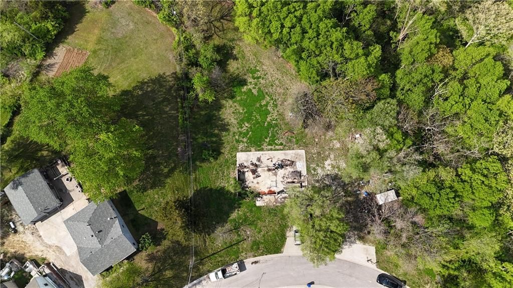 Photo 12 of 13 - 5051 Walker Avenue