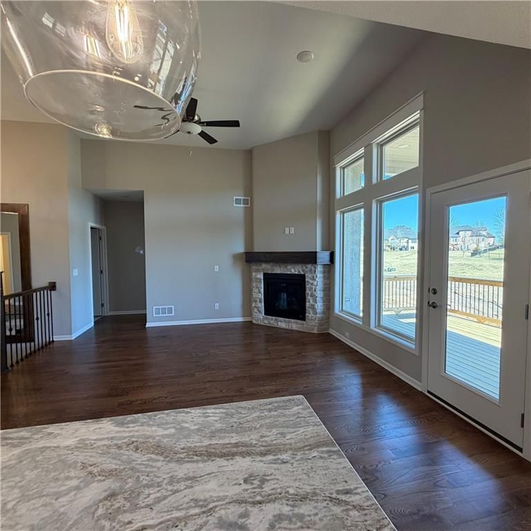 2125 Greenfield Point — photo 8