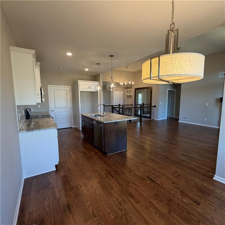 2125 Greenfield Point — photo 17