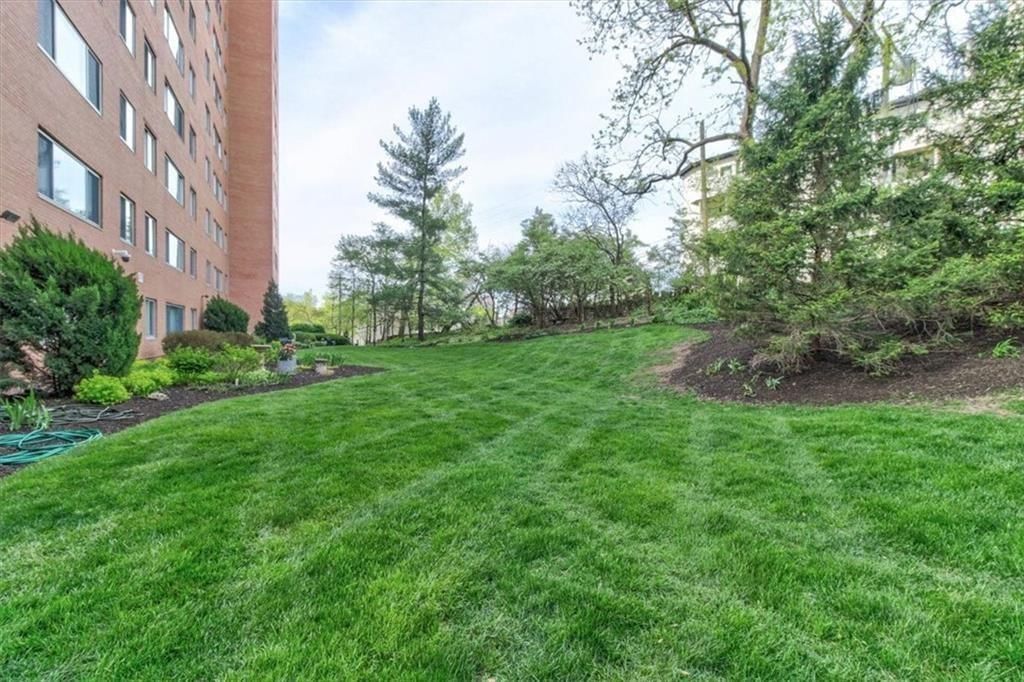 4550 Warwick Boulevard — photo 4