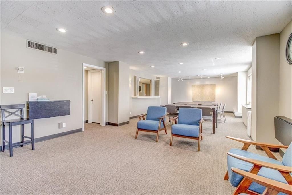 4550 Warwick Boulevard — photo 10