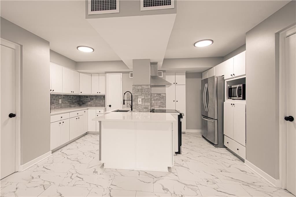 4550 Warwick Boulevard — photo 18