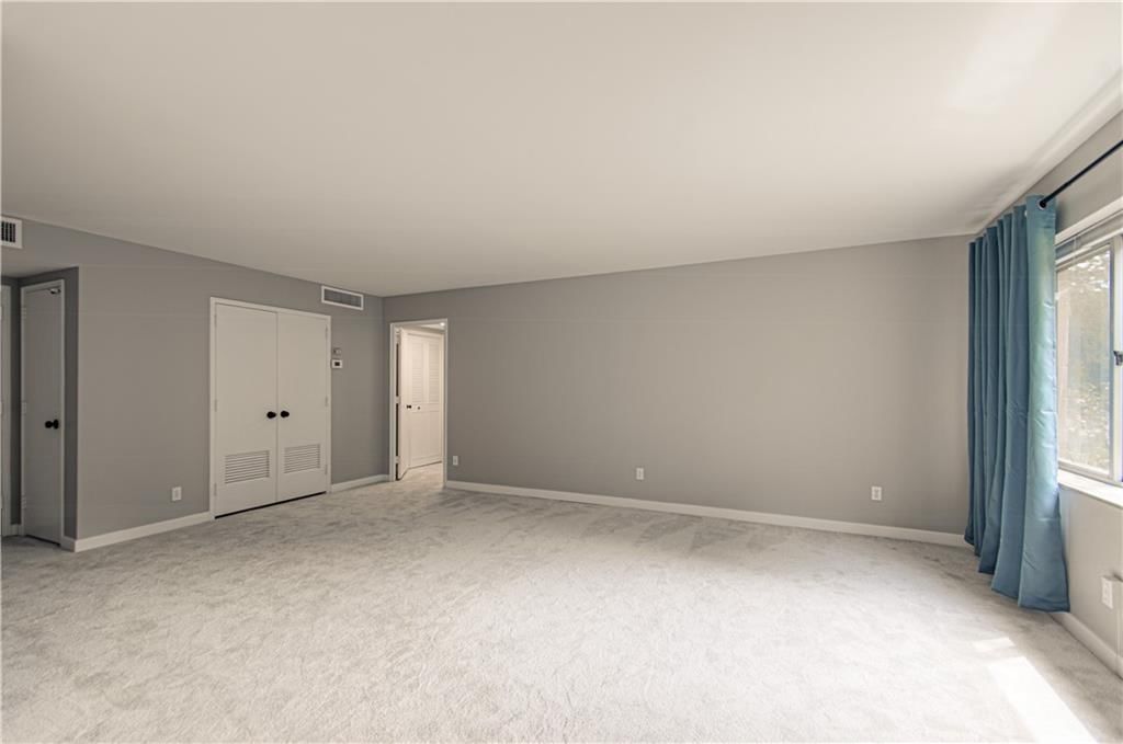 4550 Warwick Boulevard — photo 35