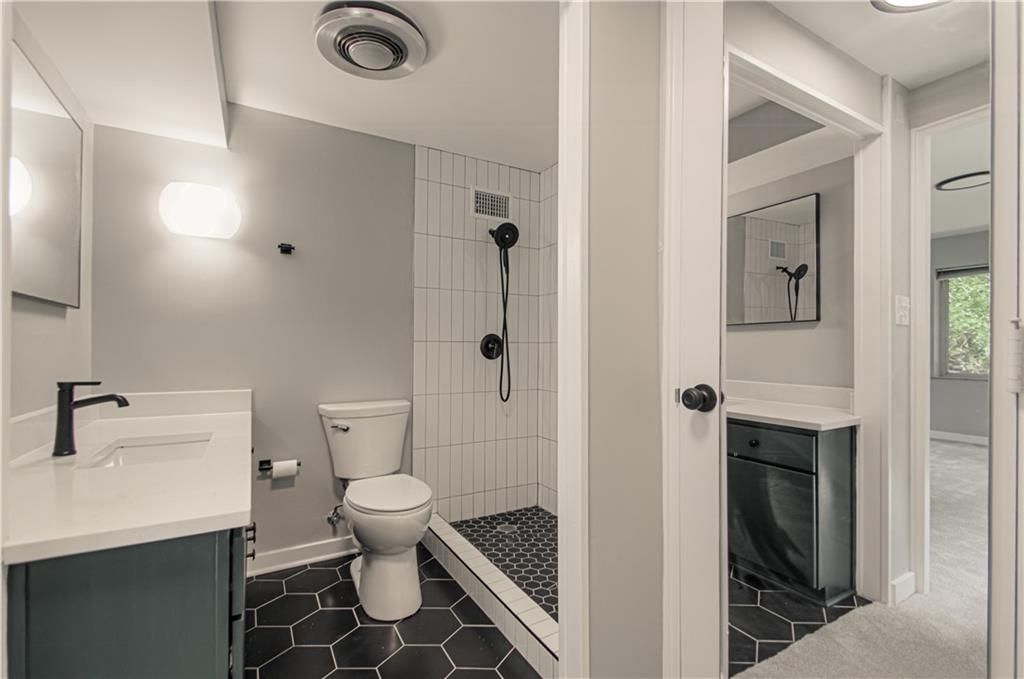 4550 Warwick Boulevard — photo 36