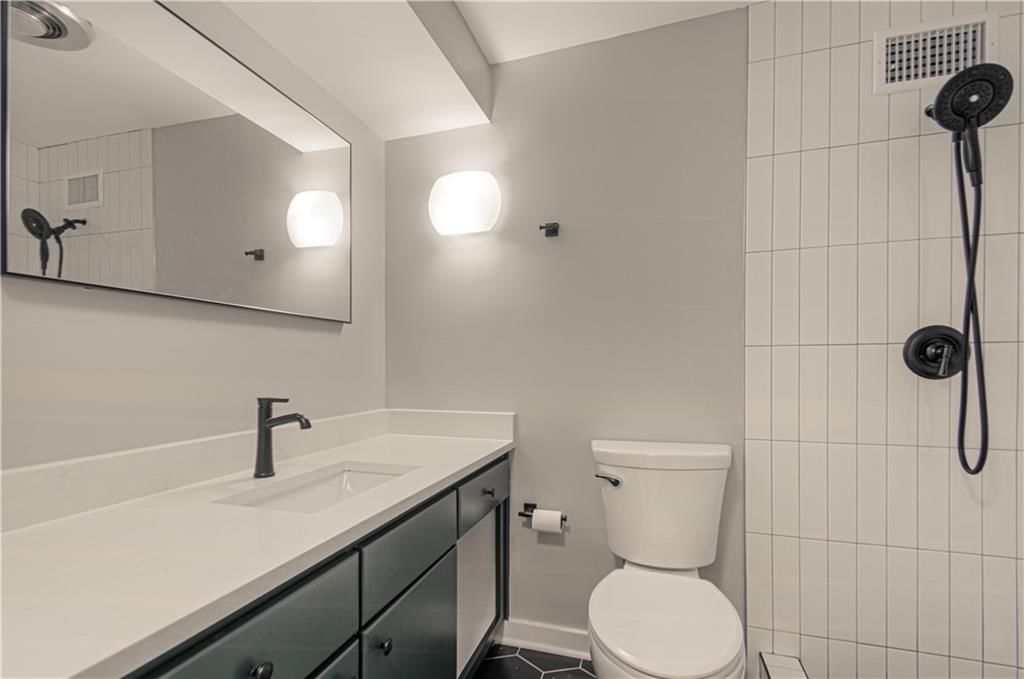 4550 Warwick Boulevard — photo 38