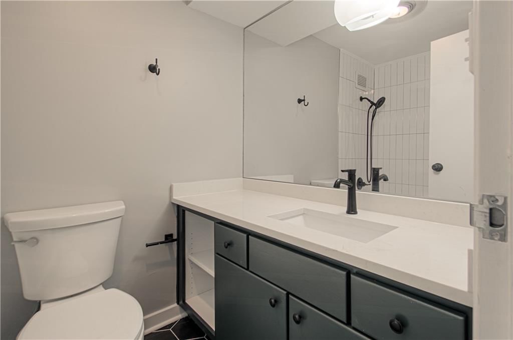 4550 Warwick Boulevard — photo 41