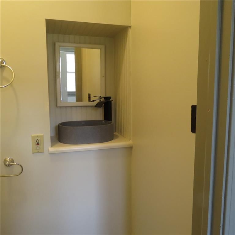 101 E 3rd Street — photo 22