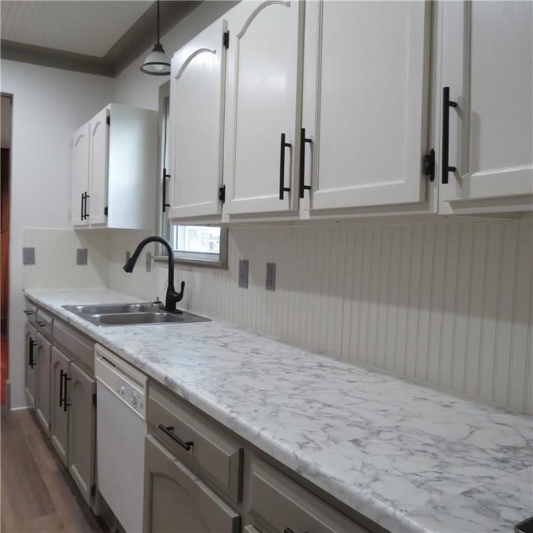 101 E 3rd Street — photo 30