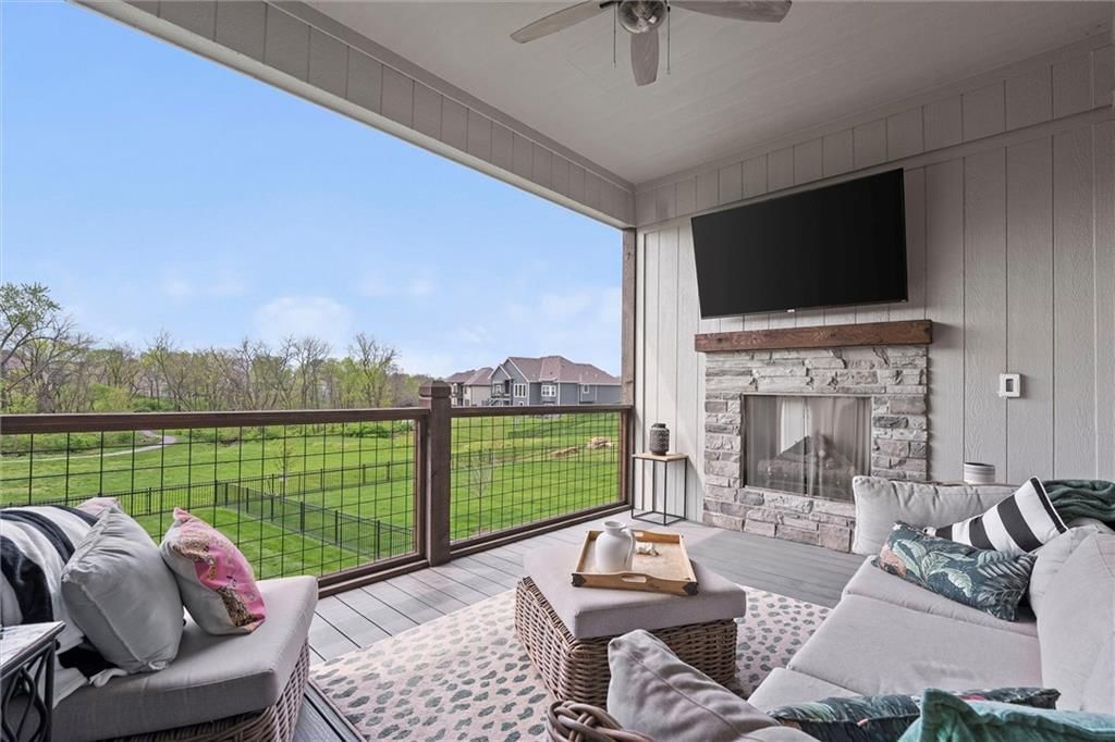 325 Ambersham Drive — photo 43