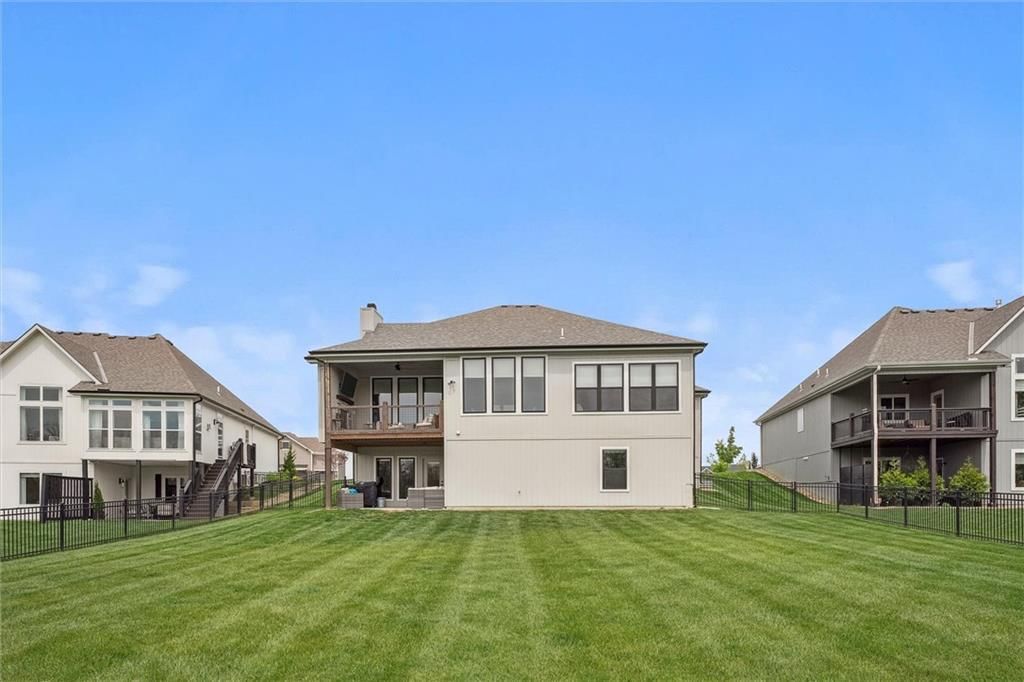 325 Ambersham Drive — photo 46