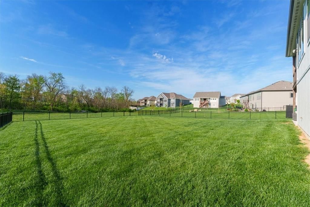 325 Ambersham Drive — photo 48