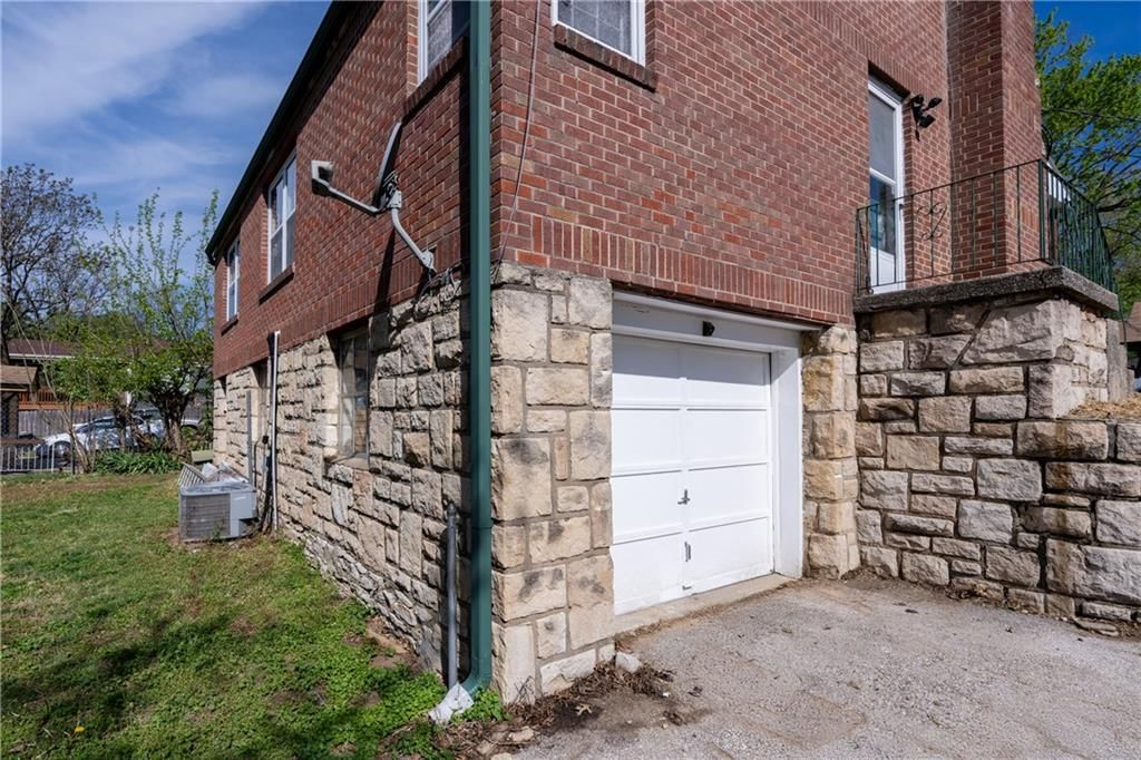 5307 Yecker Avenue — photo 22