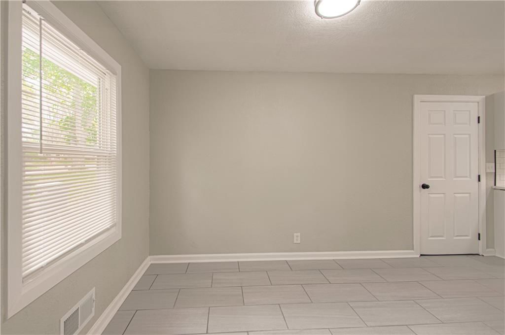 10015 Wheeling Avenue — photo 12