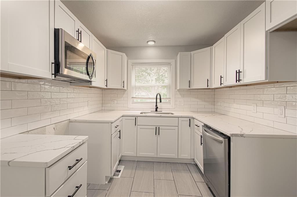 10015 Wheeling Avenue — photo 14