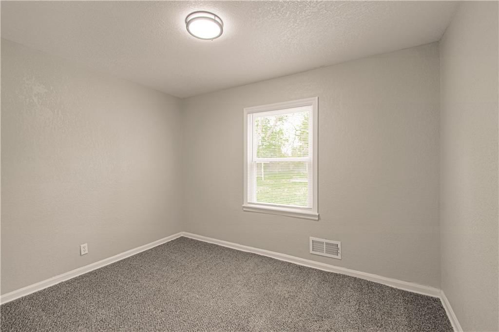 10015 Wheeling Avenue — photo 18