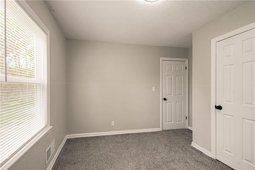 10015 Wheeling Avenue — photo 19