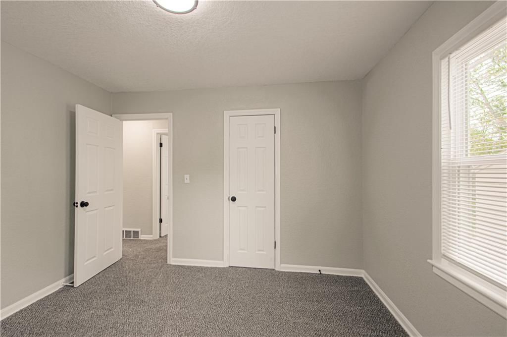 10015 Wheeling Avenue — photo 21