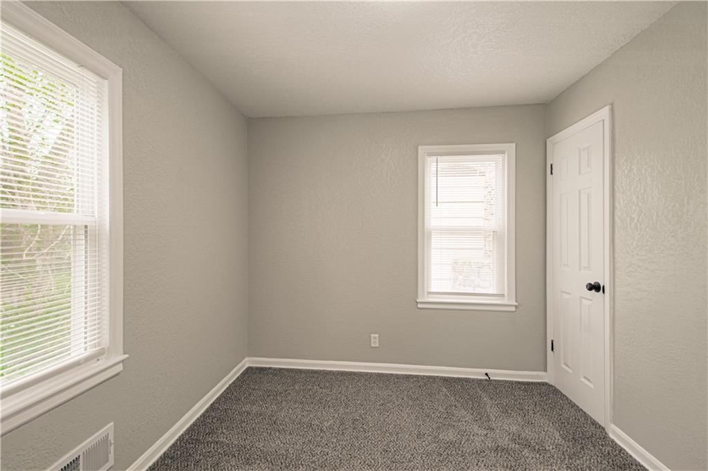 10015 Wheeling Avenue — photo 22