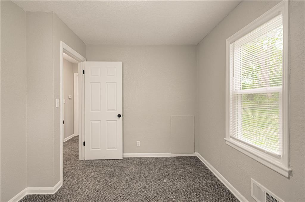 10015 Wheeling Avenue — photo 23