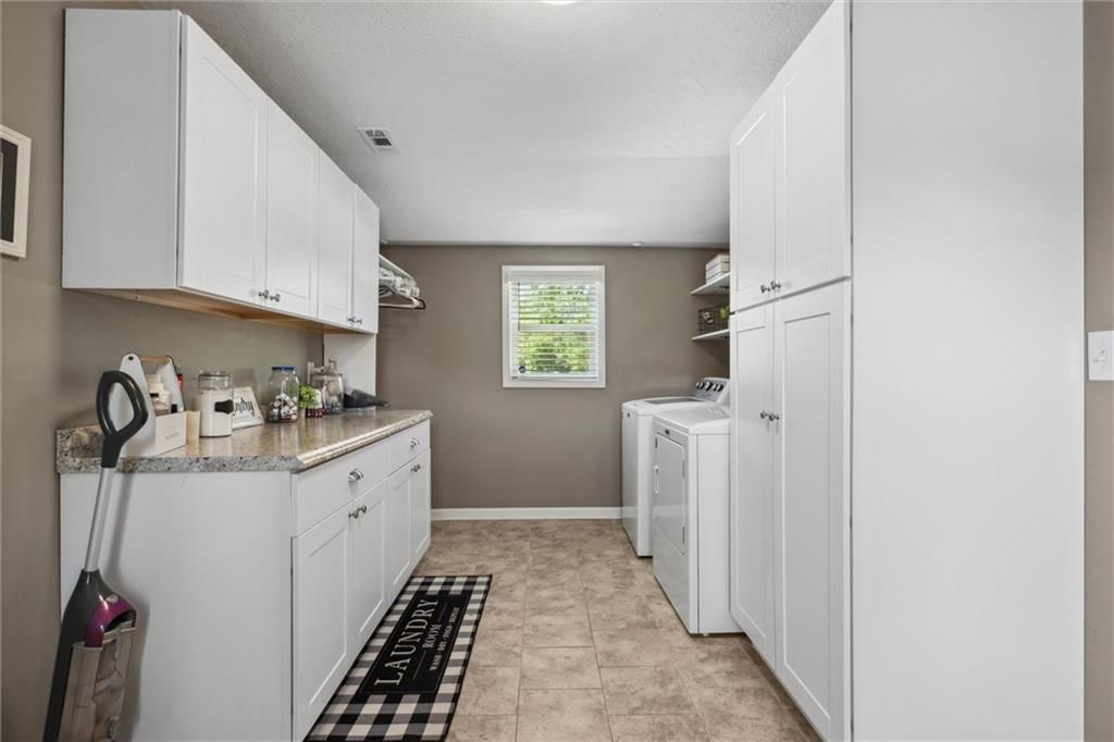 1721 NE Independence Avenue — photo 24